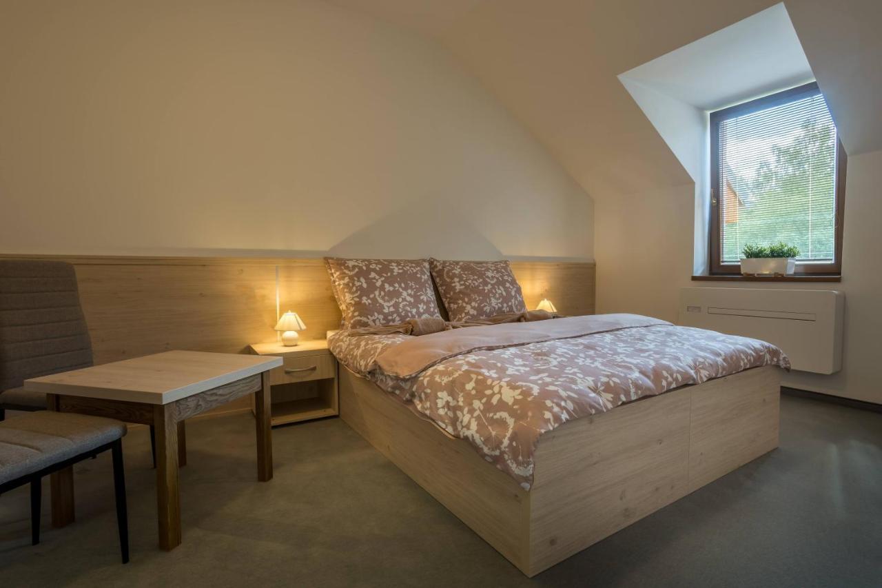 Hotel U Nadrazi Město Екстериор снимка