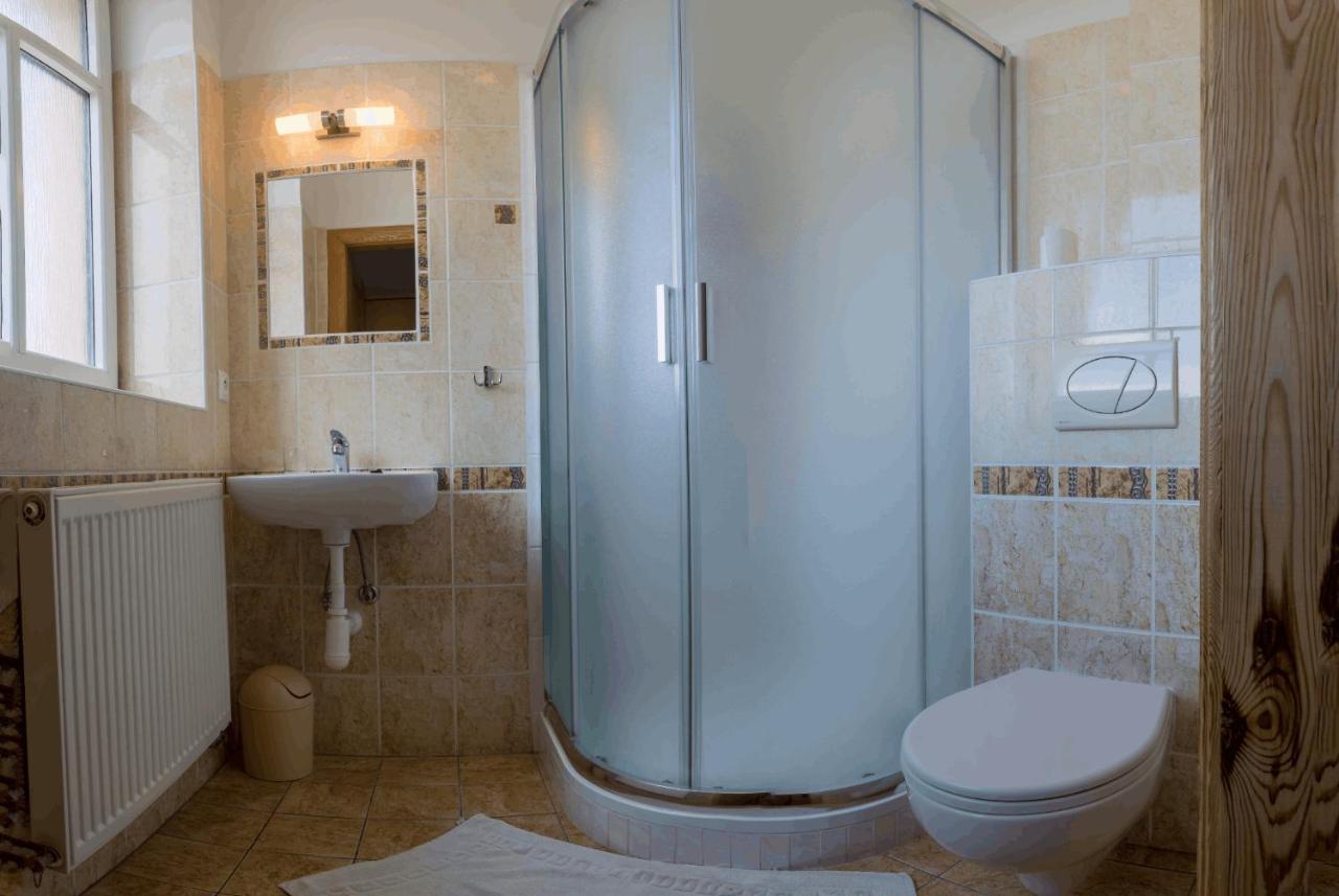 Hotel U Nadrazi Město Екстериор снимка